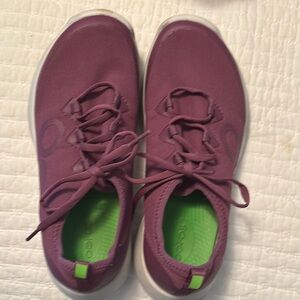 OOFOS Women's Purple OOmg sport low shoe Sneakers